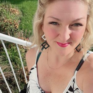 Meet your Posher, Genevieve